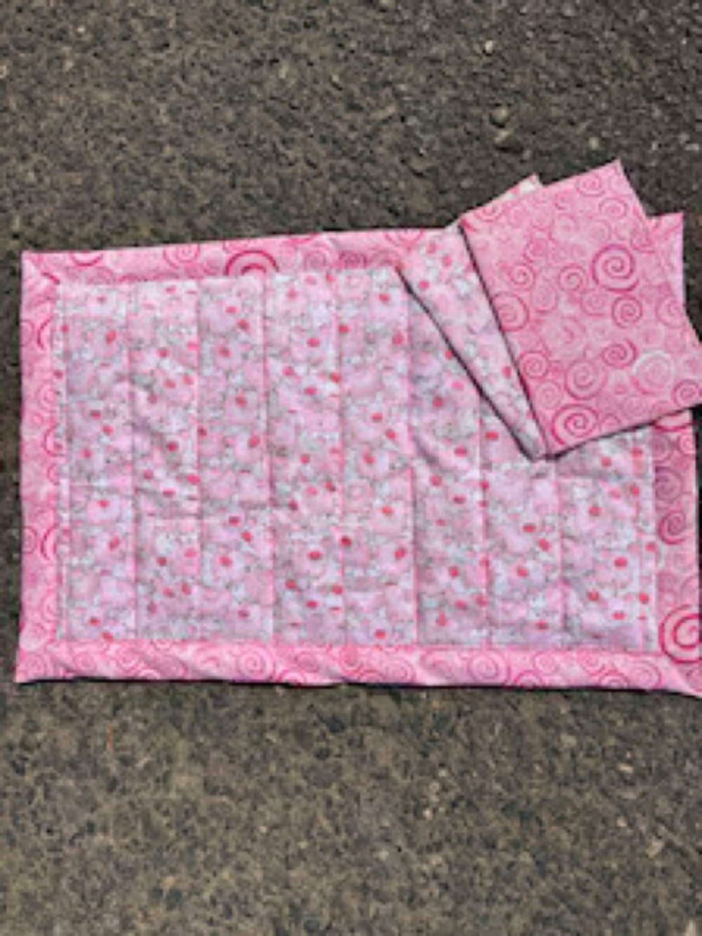 Pretty Pigs in pink - placemat set
